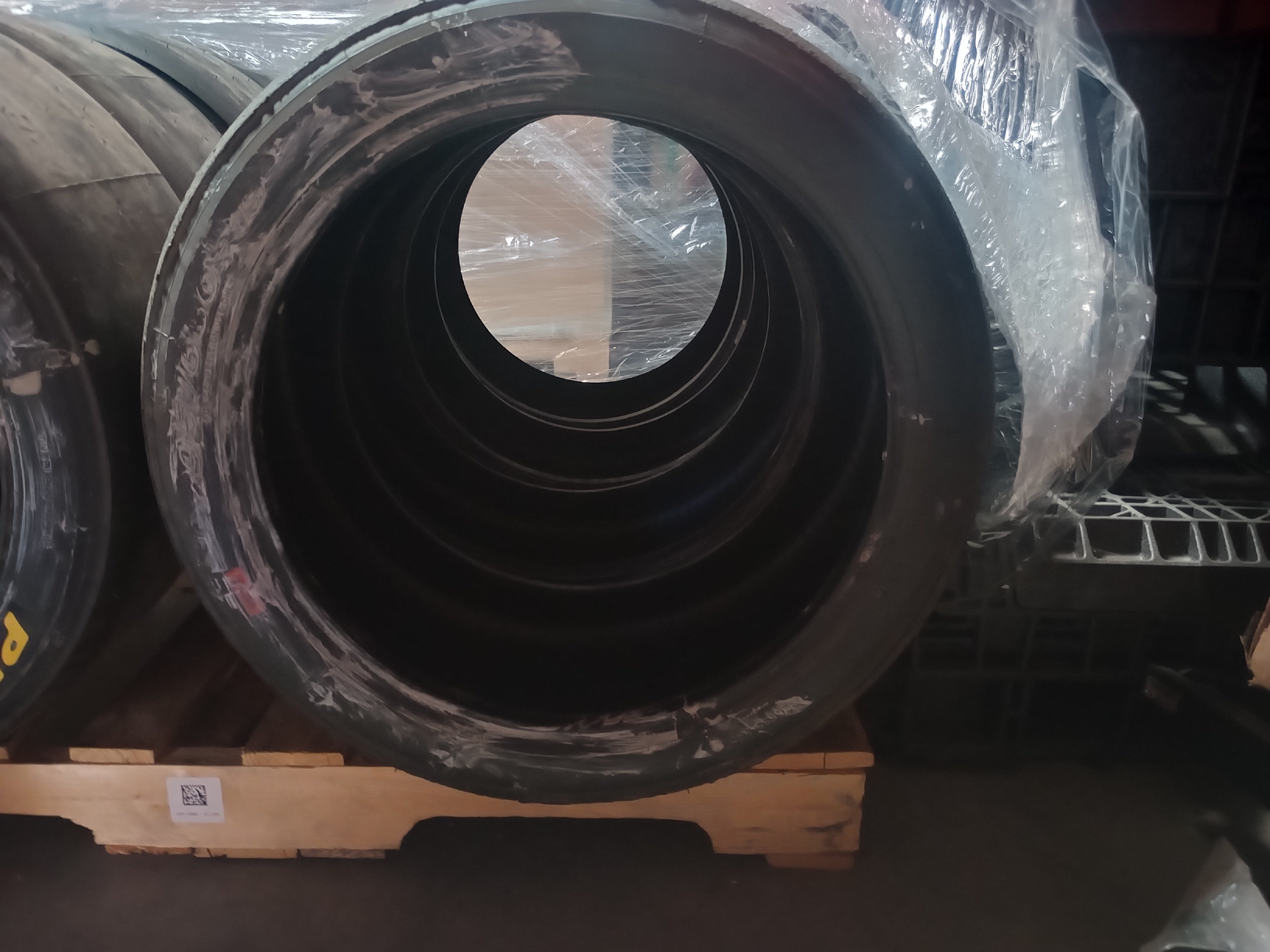 295/680-19, C89 Pirelli Slicks - USED