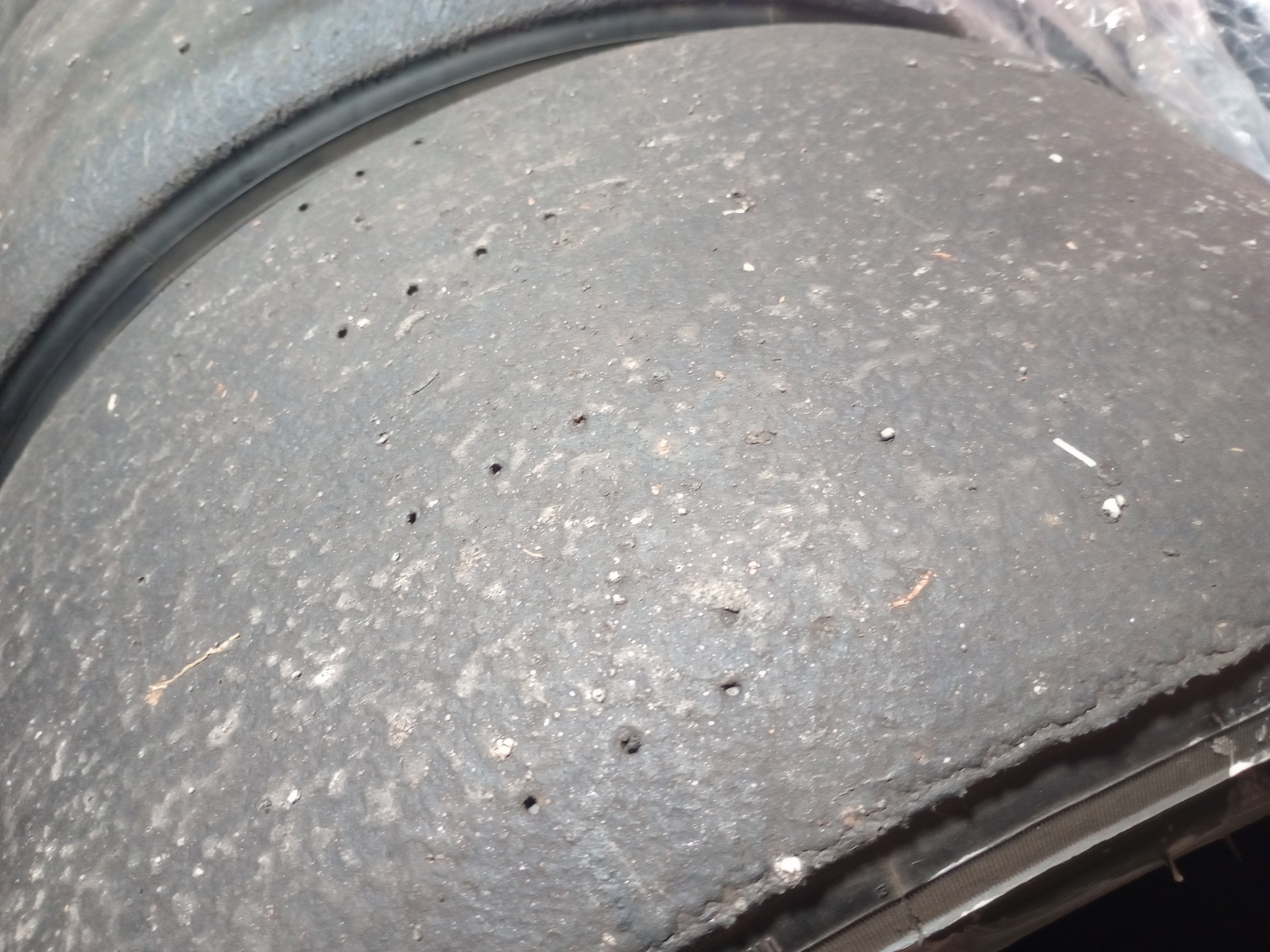 295/680-19, C89 Pirelli Slicks - USED
