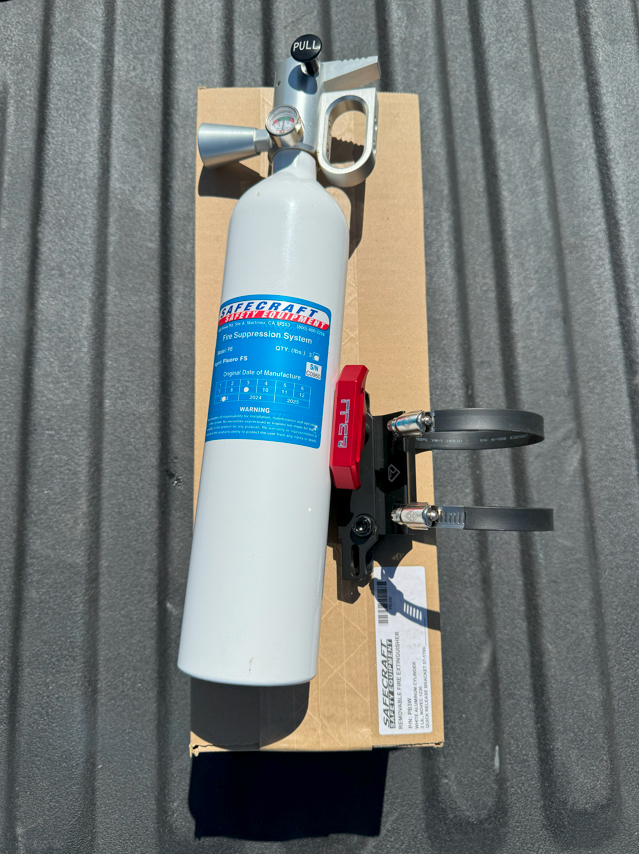 SAFECRAFT PB3/PB5 FIRE EXTINGUISHER WITH QUICK RELEASE MOUNT